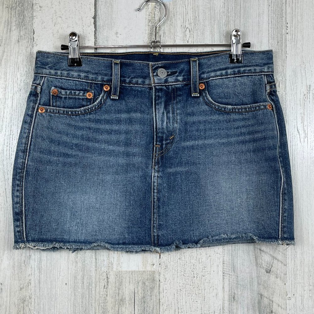 Levi's denim mini skirt 100% cotton raw hem size 26 blue